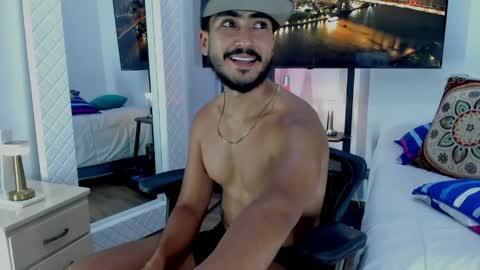 Snapshot of david_johnson372 chatting on 04/23/26, 12:01 Hey im David that loves to explore and speak their fantasies. Very open talktative and nice. Feel free to chat with me online show from 04/23/26, 12:01