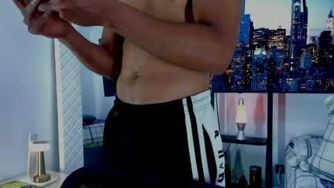 Snapshot of david_johnson372 chatting on 04/28/26, 11:21 Hey im David that loves to explore and speak their fantasies. Very open talktative and nice. Feel free to chat with me online show from 04/28/26, 11:21