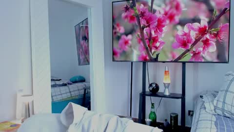 Snapshot of david_johnson372 chatting on 05/02/26, 12:43 Hey im David that loves to explore and speak their fantasies. Very open talktative and nice. Feel free to chat with me online show from 05/02/26, 12:43