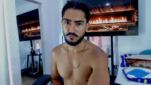 Snapshot of david_johnson372 chatting on 05/12/26, 10:56 Hey im David that loves to explore and speak their fantasies. Very open talktative and nice. Feel free to chat with me online show from 05/12/26, 10:56