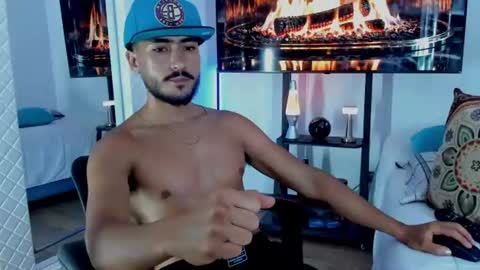 Snapshot of david_johnson372 chatting on 06/24/26, 11:04 Hey im David that loves to explore and speak their fantasies. Very open talktative and nice. Feel free to chat with me online show from 06/24/26, 11:04