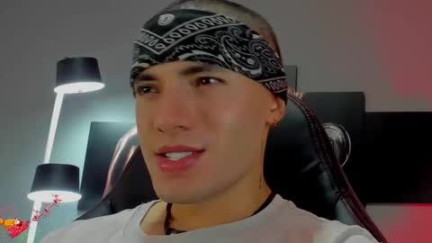 David Jons online show from 12/31/24, 01:04