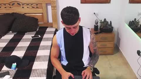 luis online show from 11/18/25, 07:13