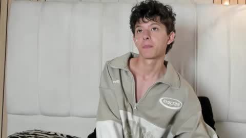 Snapshot of david_roy_ chatting on 02/20/26, 12:38 Roy online show from 02/20/26, 12:38