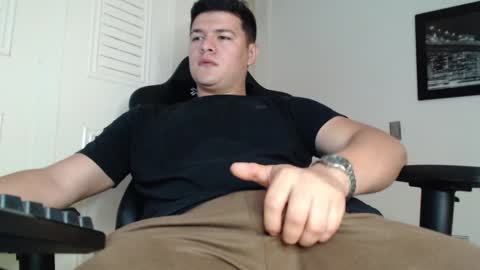 Snapshot of david_smit_ chatting on 12/11/24, 06:04 david smit online show from 12/11/24, 06:04