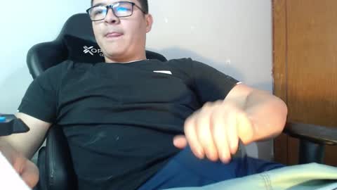 Snapshot of david_smit_ chatting on 12/22/25, 06:27 david smit online show from 12/22/25, 06:27