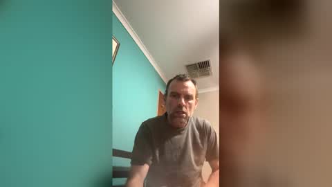 Snapshot of davidcam81outlook chatting on 05/11/26, 12:33 Myway online show from 05/11/26, 12:33