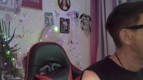 Snapshot of davidhumbee chatting on 04/25/26, 01:30 David Lucky 13 online show from 04/25/26, 01:30