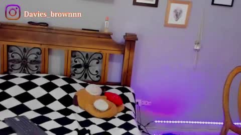 Davies brown    schedule 12pm to 5pm col time online show from 03/03/25, 12:04