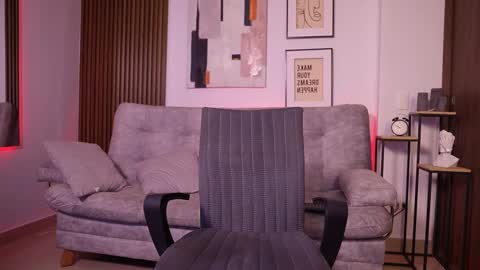 Davies brown    schedule 12pm to 5pm col time online show from 10/04/25, 09:13