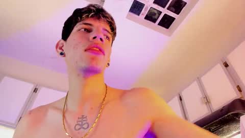 daviid_huge online show from 11/28/25, 07:44