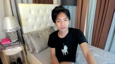 Snapshot of davincihugecock chatting on 07/12/26, 06:10 daniel online show from 07/12/26, 06:10