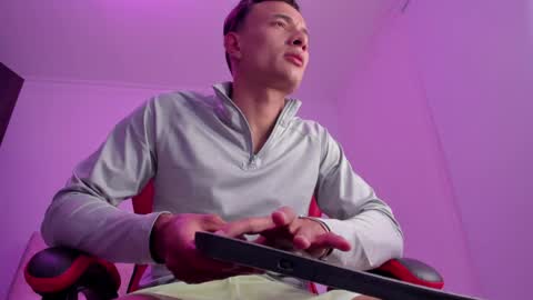 davis online show from 04/14/26, 03:12