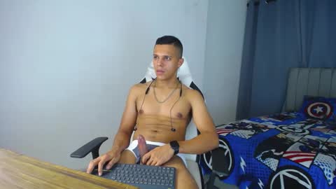 Snapshot of davisito7 chatting on 12/18/24, 10:08 David Angel online show from 12/18/24, 10:08