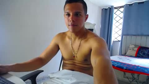 Snapshot of davisito7 chatting on 02/04/26, 07:20 David Angel online show from 02/04/26, 07:20