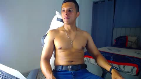 Snapshot of davisito7 chatting on 02/09/26, 04:27 David Angel online show from 02/09/26, 04:27