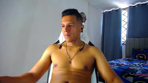 Snapshot of davisito7 chatting on 03/21/26, 05:16 David Angel online show from 03/21/26, 05:16