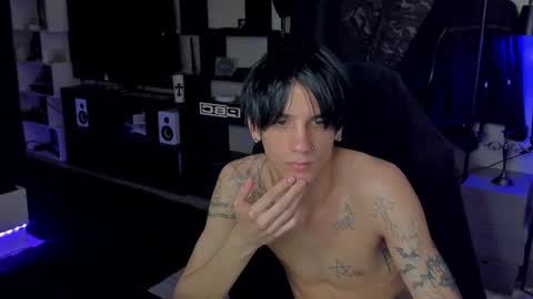 Snapshot of davisross chatting on 07/04/26, 12:22 davis online show from 07/04/26, 12:22