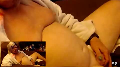 Snapshot of dawndoesall chatting on 11/11/25, 11:05 dawndoesall online show from 11/11/25, 11:05