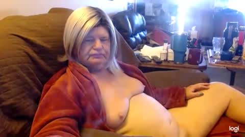 Snapshot of dawndoesall chatting on 11/17/25, 05:19 dawndoesall online show from 11/17/25, 05:19