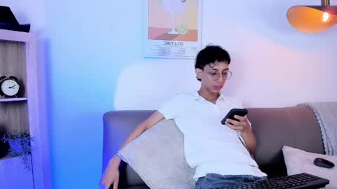 Snapshot of dax_blaze chatting on 05/07/26, 12:43 Dax online show from 05/07/26, 12:43