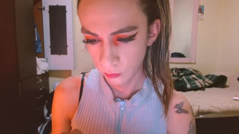 Snapshot of dayanna_01_ chatting on 05/22/26, 04:45 dayanna_01_ online show from 05/22/26, 04:45