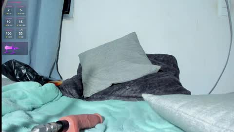 Snapshot of dayhanshelby chatting on 02/16/25, 10:10 nice too meet you i m alison online show from 02/16/25, 10:10