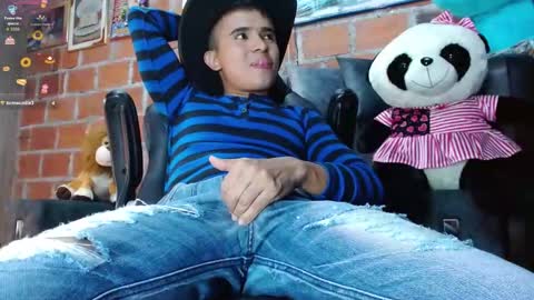 dayro_dduran online show from 03/07/26, 07:44