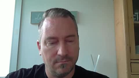 Snapshot of daytrader77 chatting on 06/06/26, 09:03 daytrader77 online show from 06/06/26, 09:03