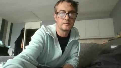 Dazzill online show from 09/28/25, 03:39