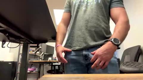 Snapshot of dblum75 chatting on 12/22/25, 11:40 dblum75 online show from 12/22/25, 11:40