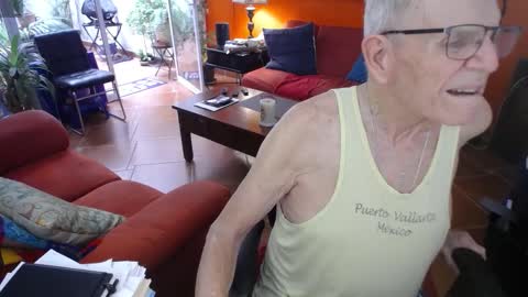 Snapshot of ddaldd chatting on 02/21/26, 09:27 NOLADon online show from 02/21/26, 09:27