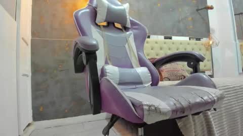 de_lirio online show from 12/15/25, 12:42