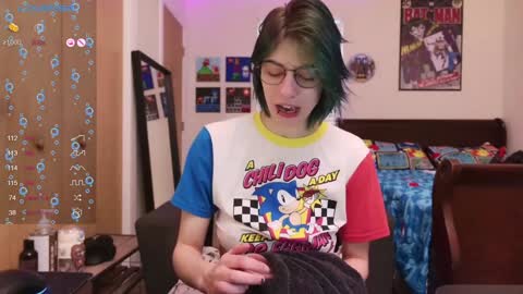 Snapshot of deadratsoup chatting on 01/04/25, 04:11 Rat online show from 01/04/25, 04:11