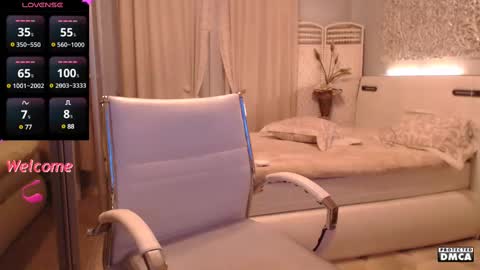 Snapshot of dealux_ chatting on 02/22/25, 05:13 DeaLux  online show from 02/22/25, 05:13