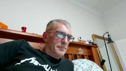 Snapshot of deanofflove221000 chatting on 01/18/25, 08:20 deanofflove221000 online show from 01/18/25, 08:20