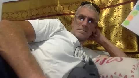 Snapshot of deanofflove221000 chatting on 02/21/26, 06:03 deanofflove221000 online show from 02/21/26, 06:03