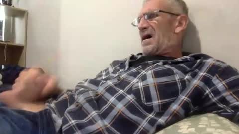 deanofflove221000 online show from 04/01/26, 01:28