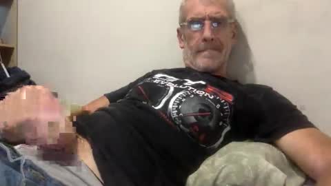 deanofflove221000 online show from 04/14/26, 08:31