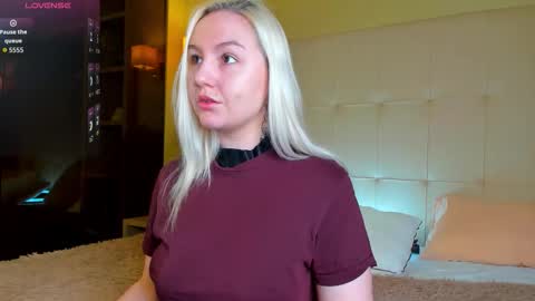 Debbie Mon Tue Fri Sun Sat GMT 3 1000am - 0400pm  online show from 03/26/26, 05:29