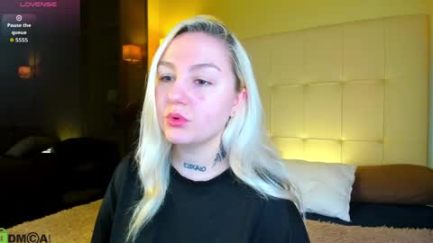 Debbie Mon Tue Fri Sun Sat GMT 3 1000am - 0400pm  online show from 04/11/26, 05:28