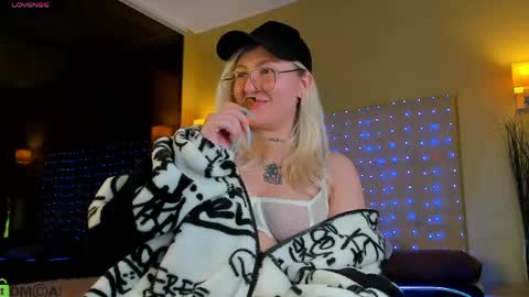 Debbie Mon Tue Fri Sun Sat GMT 3 1000am - 0400pm  online show from 04/18/26, 07:07