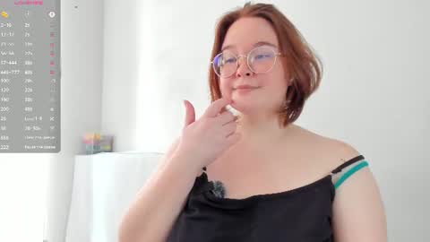 Snapshot of debbiewood chatting on 08/03/26, 09:04 DeboraDebbieDee online show from 08/03/26, 09:04