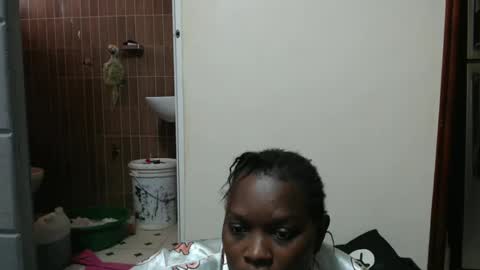 Snapshot of debbyslatter chatting on 12/29/24, 12:01 debbyslatter online show from 12/29/24, 12:01