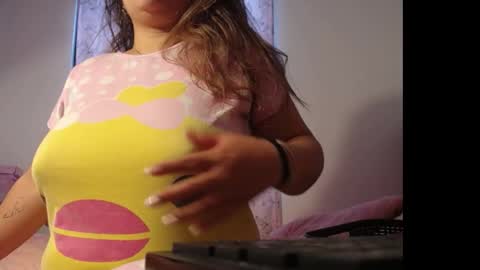 Snapshot of debie_lehee chatting on 01/28/25, 11:28 Victoria online show from 01/28/25, 11:28