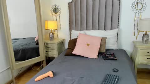 Debora online show from 02/17/25, 02:37