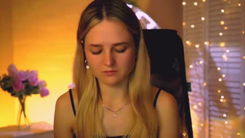 Snapshot of deboralarson chatting on 10/13/25, 03:28 Debora online show from 10/13/25, 03:28