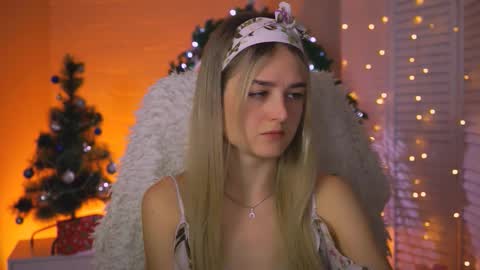 Debora online show from 12/19/25, 03:35