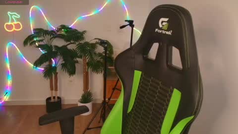 Debra online show from 04/16/26, 11:33