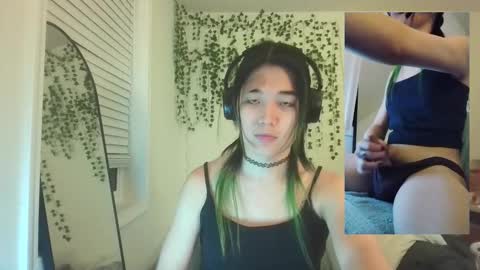 deciduousdoll online show from 10/19/25, 06:03